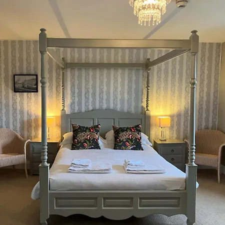 The Punch Bowl 4* Feetham