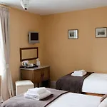 The Punch Bowl بيت ريفي 4*
