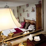 The Punch Bowl بيت ريفي