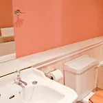 The Punch Bowl بيت ريفي 4*