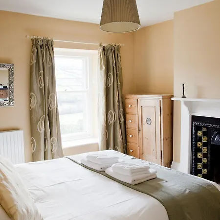 Han/Misafirhane The Punch Bowl