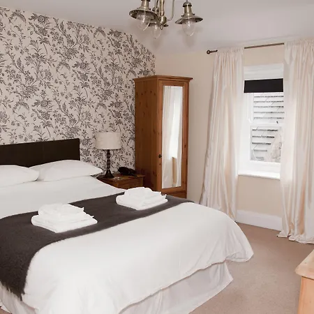 Han/Misafirhane The Punch Bowl