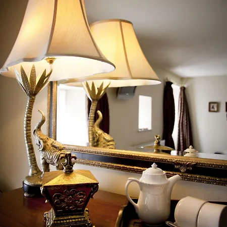 The Punch Bowl 4*